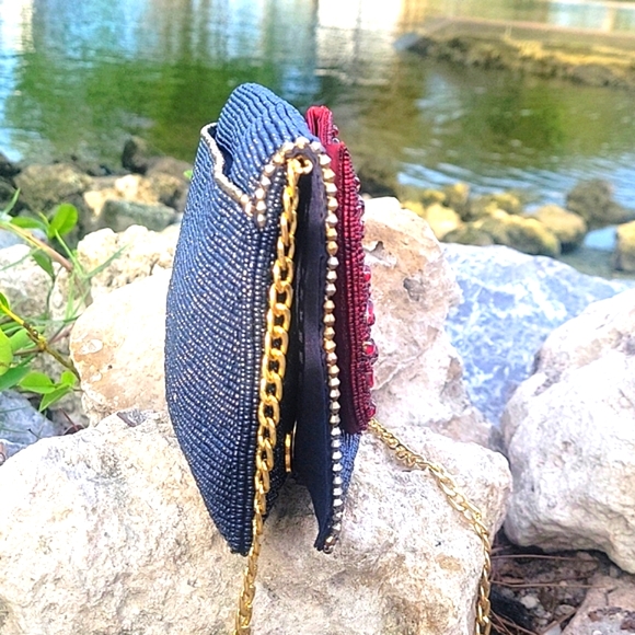 Mary frances disney snow white clutch crossbody - Picture 6 of 17